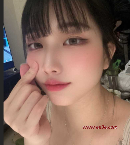 台湾高颜值反差* 林璟彤 *视频曝光 清纯外表下变身*御女多**到眼神迷离