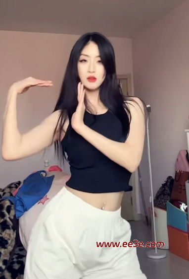 清纯大学生女神 邓亚丽 人设崩塌 **** 翘***高*** 榨*机器人名不虚传！