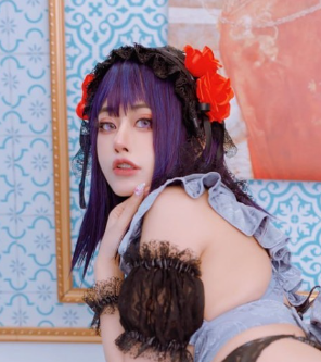 高颜值女神 Byoru *感照片曝光 化身黑江雫冷艳制服紧裹巨*** 表情吸引犯规上演极致边缘吸引