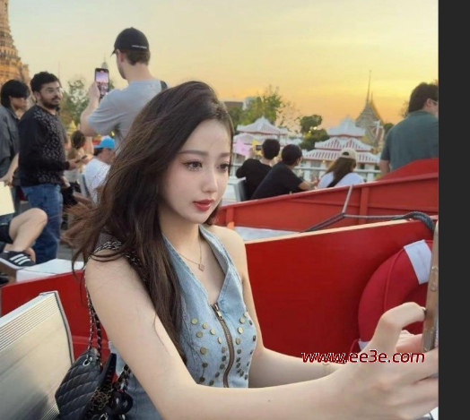 大连银行领导*清纯网红 甜美女孩身穿制服各种*** 白嫩娇躯诱人至极 镜头特写记录发*过程