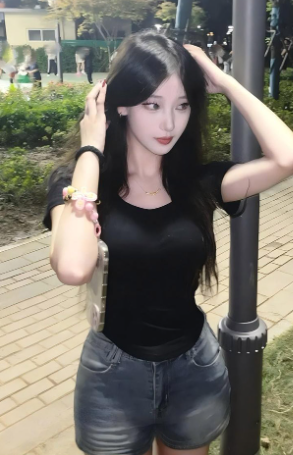 河南新乡顶级捞女榜上大哥 一掷千金拍*量*视频 露脸* 足部* *爆* **到炸裂！