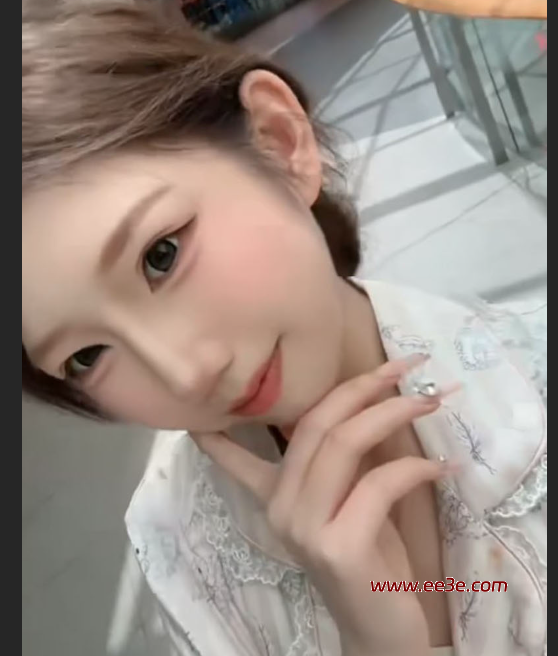 高挑女性 欣欣子 强势复出新作 酒店双飞模特姐妹花 黑色袜子长腿***不停 刺激拉满！