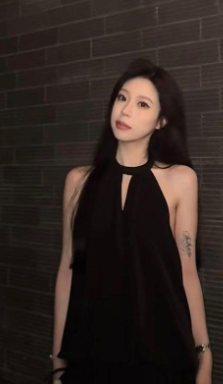 长沙母* 范安琦 *爱自拍被曝光 制服女孩*** 黑色袜子**任由*