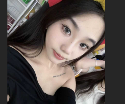 重庆反差* 杨梓窈 和男友*视频 透着成熟优雅韵味的*女友*功了得