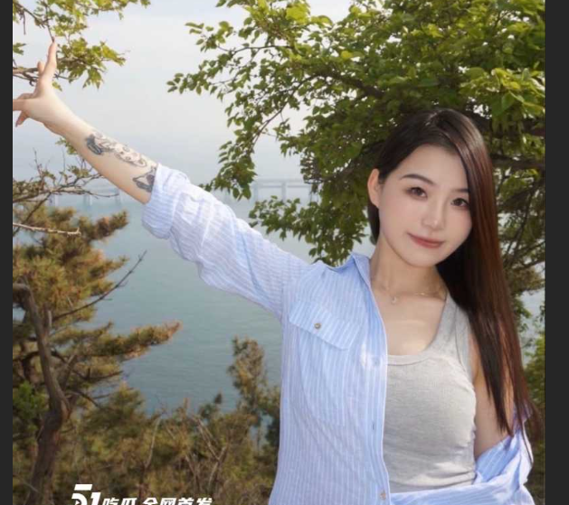 青岛高颜值女大 黄雲溪 被**** 露脸**交* 反差*货*上*态尽显