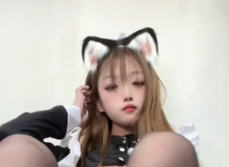 网红*神服务员 泡泡糖 女仆装*舞吸引 ****刺激酮体 扭动发*火辣诱人