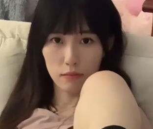 清纯美女孩 果果 定制般完美身材 诱人黑森林 露脸**视频流出