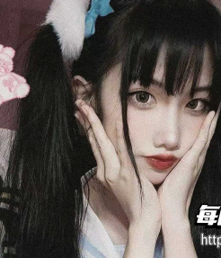 黑龙江极品反差妹 冯芽芽 被男友按头* 粗暴地抓住细腰*猛顶
