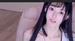 巨***护士*爱* 白色袜子裹足一字马 ****抽**水高*太刺激了！