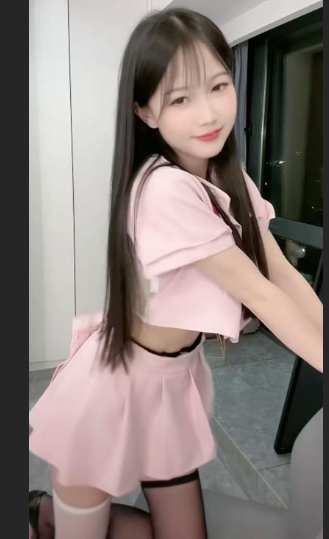 快手网红女孩 汤圆可甜了 制服边缘吸引 扭腰撅*媚眼如丝***迷人欲火