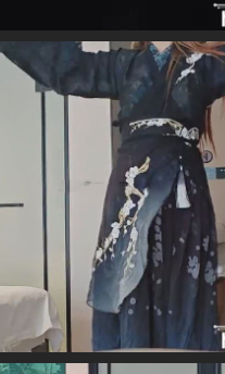 海角*大神侄女小玲 带着亲侄女在外地过夜 侄女穿着战国服饰被我*