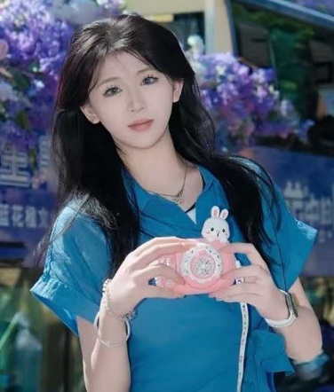 云南小网美 多多 被榜一大哥*翻录片 边*边吸* 人美**超会*！