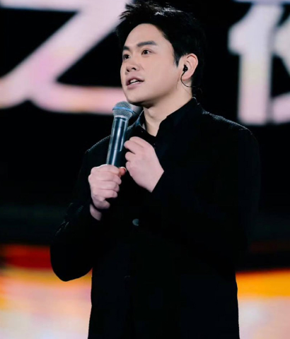 追觅科技CEO 俞浩 开小号炫富玩** 美女要红包还得*完再给 被嘲讽几十亿身家还这么算计！