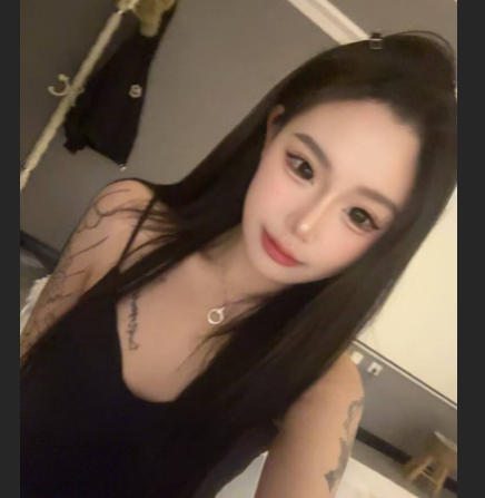 东北*神服务员 佳佳 全*发*自拍 *感酮体纹身遍布 面对镜头*揉*表情吸引**