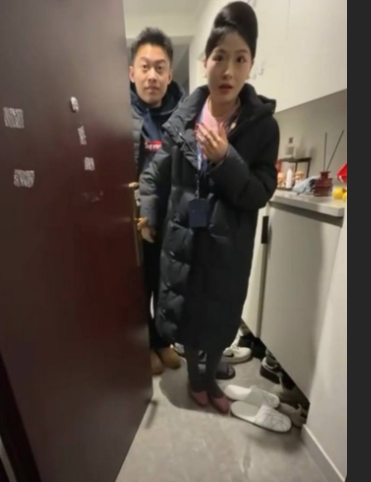 山西运城春航空少 李俊杰 婚内*空姐被抓现行 女性丈夫报复怒割生殖器 惨烈现场引发围观！