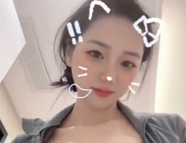 极品女性 刘一诺 婚后*前男友 跳*舞露脸*玩* 被热*淋身竟用嘴接 *都自愧不如！