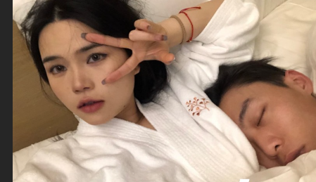 河北反差* 张蕊 **视频流出 天然美*搭配*嫩**起来尤为刺激 对镜*猛怼翘***姿态频现