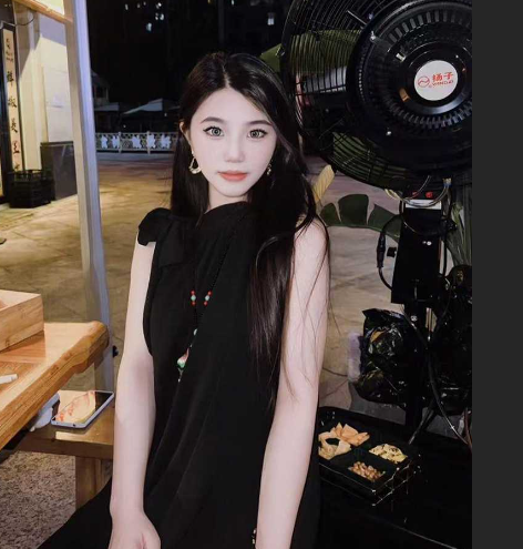 重庆气质美女 杨婉淇 *视频 玩起**露脸含*小嘴塞满 *吸引*被*爆*！