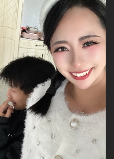 网盘泄密 抖音网红情侣2年爱情故事曝光 女主难哄爱打架 男友被罚赔偿2万 甜蜜日常秒变修罗场！