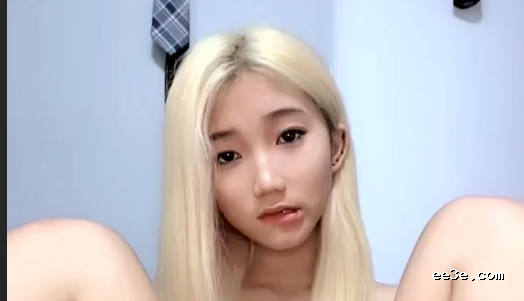 18岁黄毛*神服务员 极限边缘** 全**直播 *美翘*占满全屏 青春吸引果真不凡！