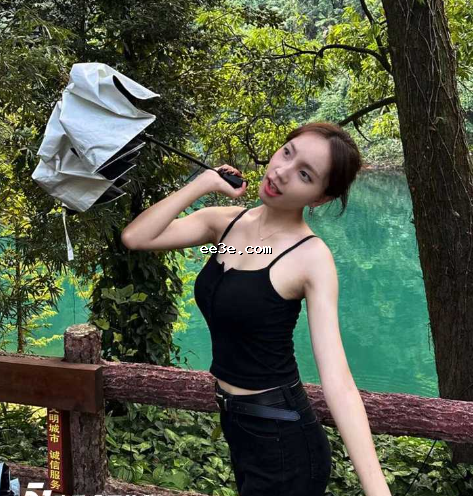 深圳反差* 李佳栩 *自拍 ****发* **狂飙情绪价值拉满