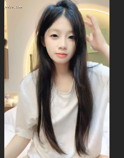 温南*神服务员 **首秀 酮体白嫩 **美*翘* 摸*掰***镜头！