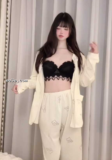 快手肉感女孩 不吃肉卷嘛 高价私定优惠 透视**舞**狂*粉* *到没边了！