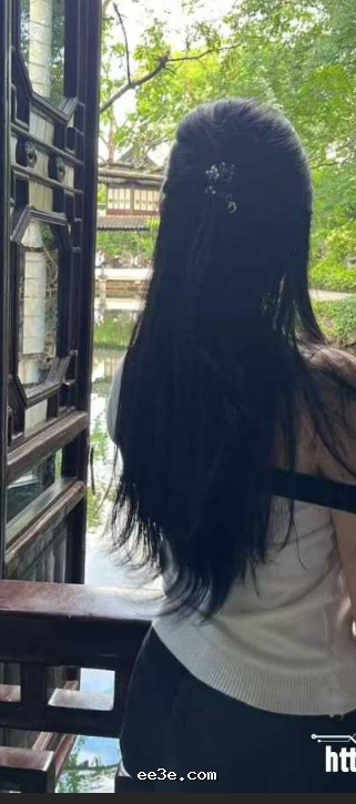 南京反差女孩 刘梓玥 *视频泄密 穿*护士服* **女上*吐舌吸指超吸引！