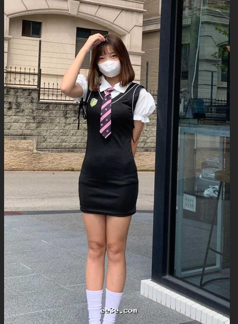 网络大神独家*19岁女孩 诱其拍各种发*视频 *身疯狂抖动 脸*同框太诱人！