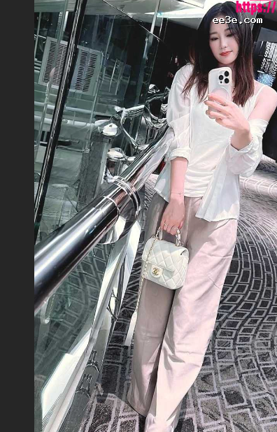 极品网红 funnyg 曾经****视频被扒出 **夹***塞* 果真是十个网红九个*！