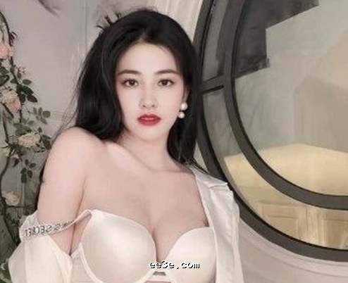 越南技商银行女职员 被副行长* **遭**** **不断彻底沉沦！