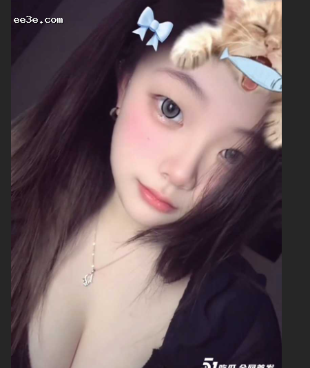 台湾小网美情侣*泄密 纯情台妹被男友掰腿猛* 绒毛***水横流
