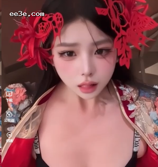 抖音百万网红小樱suny*度* 清纯女神穿红*嫁衣*吸引**