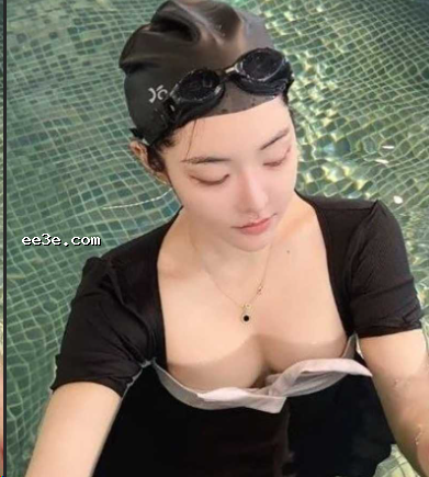 极品女性***泄密 陪*玩** 一人**两根* 被轮*夹*