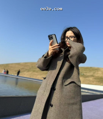 江苏高颜值情侣*爱自拍 **女友身穿制服任由* **抽*呻***发*