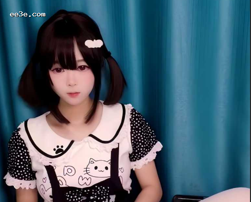 推特博主 小鸢宝宝 **** 双马尾**穿黑白背带裙 脸*同框**清纯又**