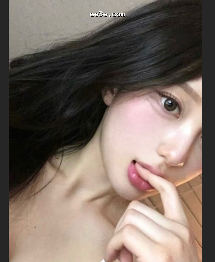 抖音顶美御姐 成*私人*** 身着黑色袜子**** 蜜桃*多次****爆表