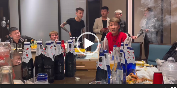 网红大懿挨揍从不还手，宇将军劝架也挨揍