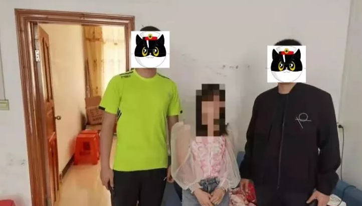 p站热搜网上爆火傻白甜女士姐摊摊视频