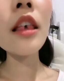 快手→小倩倩舌头舞