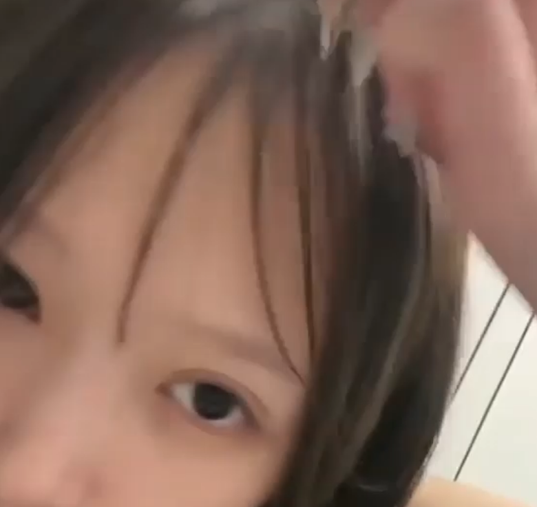 抖音“皮蛋solo粥”直播比✌*！！视频被疯传！！