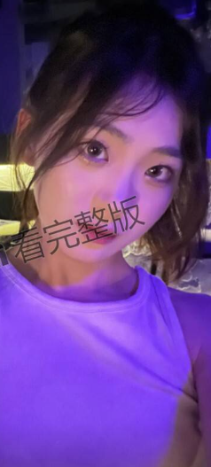 抖音 三水哒哒哒 当年高考送花女孩 被曝为男朋友买手机 5 千块被睡