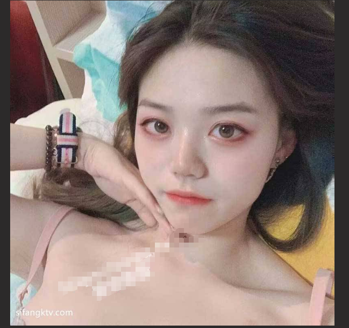 前女友曝光 极品反差小 何颖颖 和男友分手后视频遭