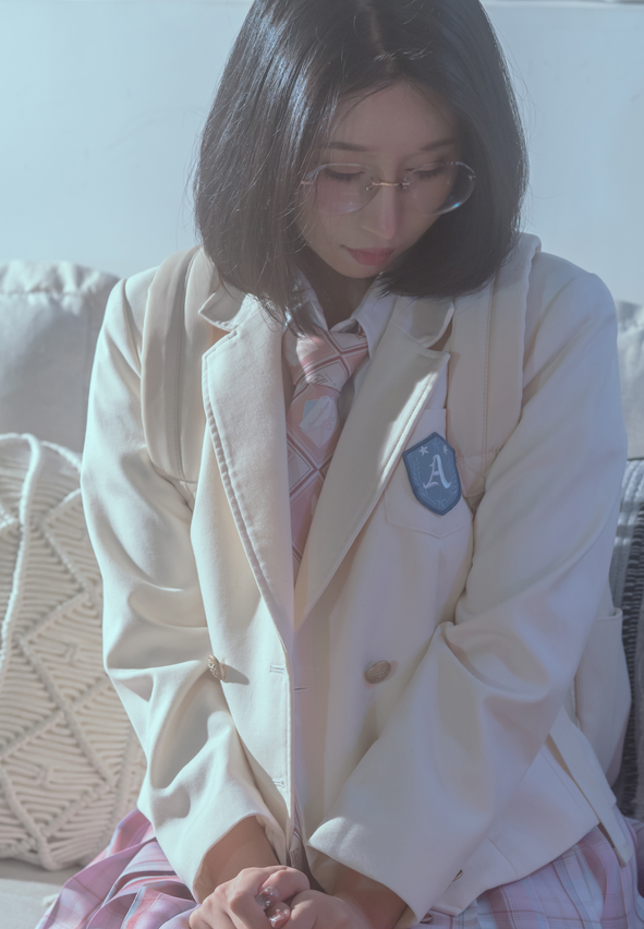云溪溪 – 1桃 反差学妹 [83P1V-1.73GB]