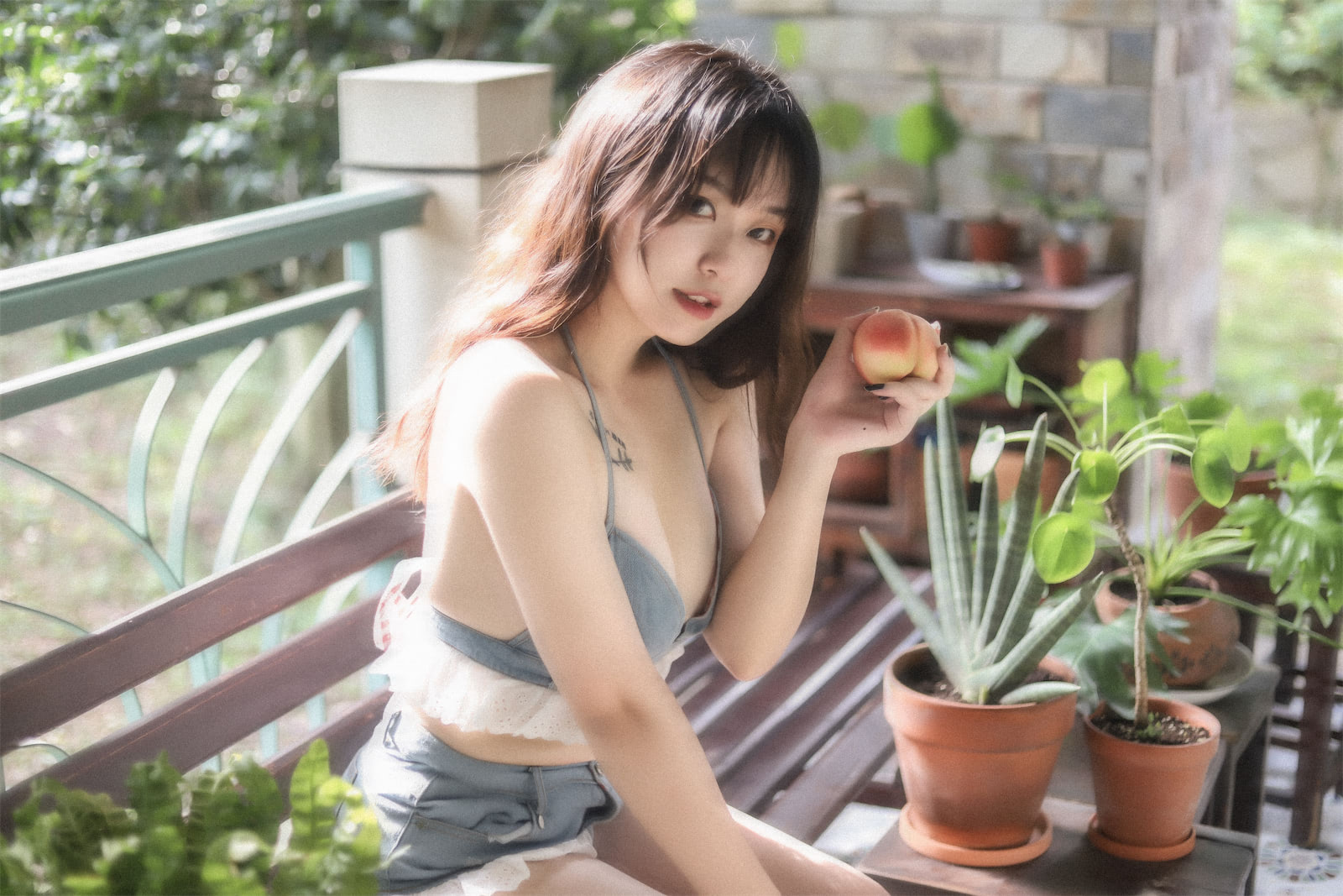 奇行家1崽 桃子听蝉