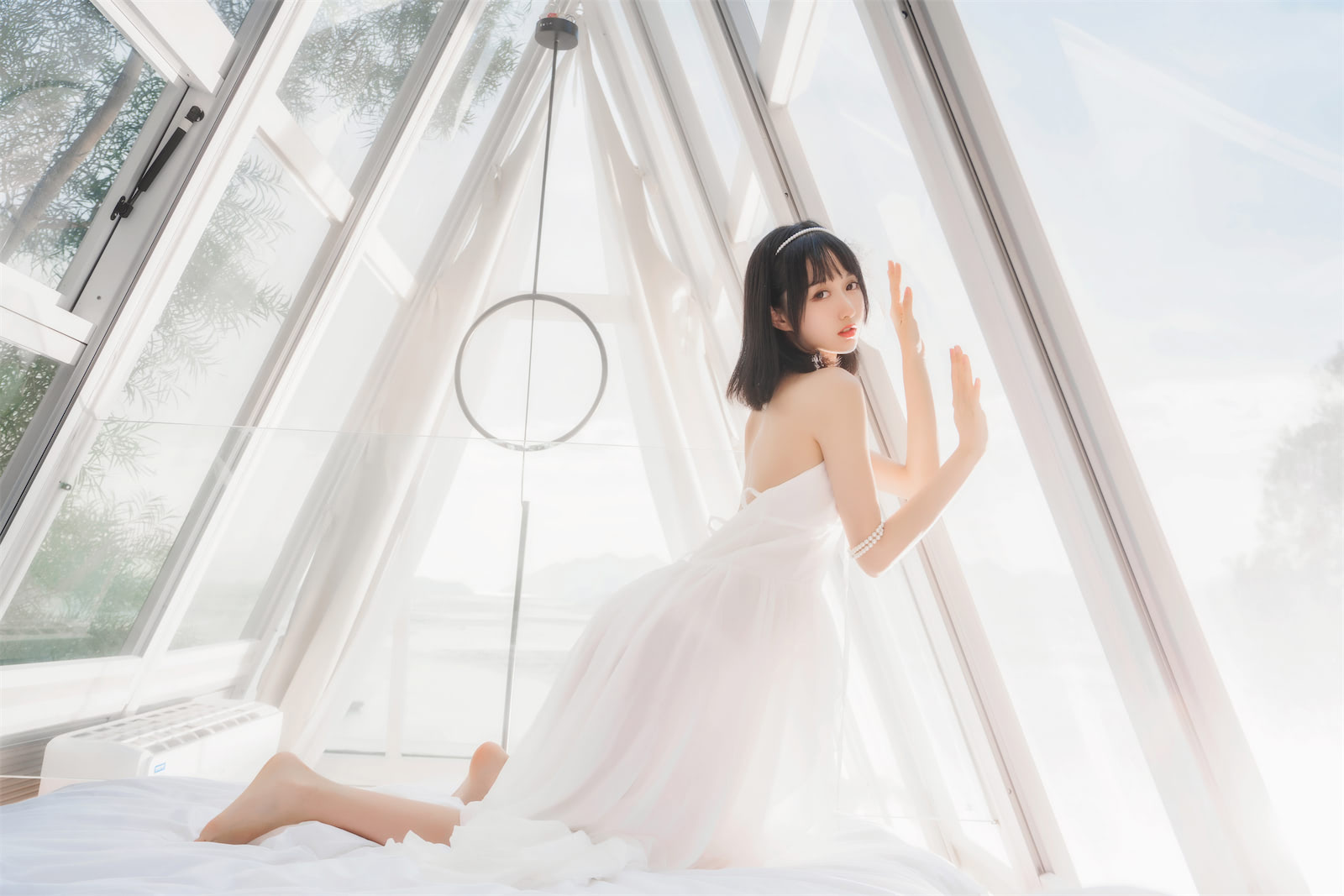 木绵绵OwO 温柔白裙