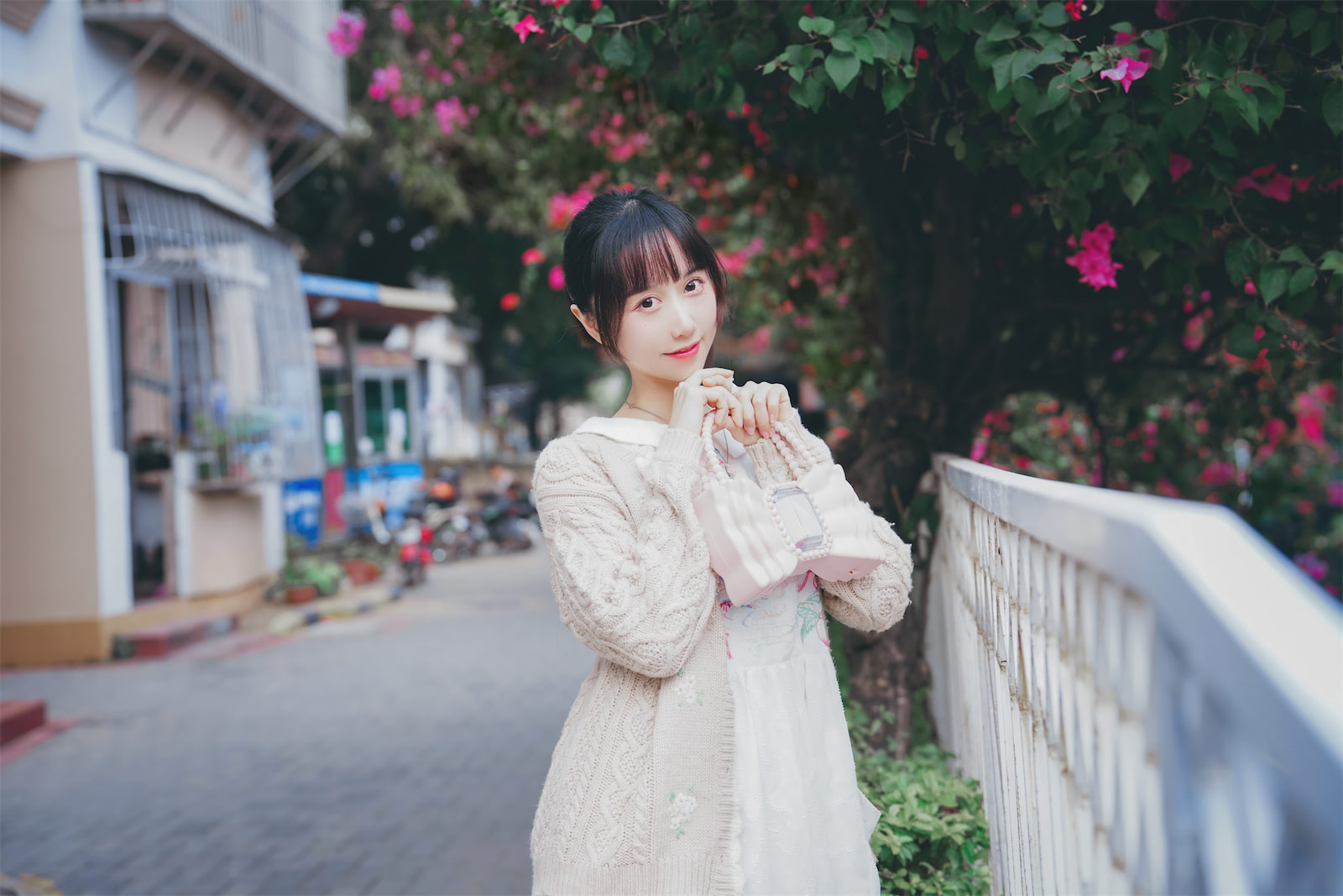 木绵绵OwO 花与女孩