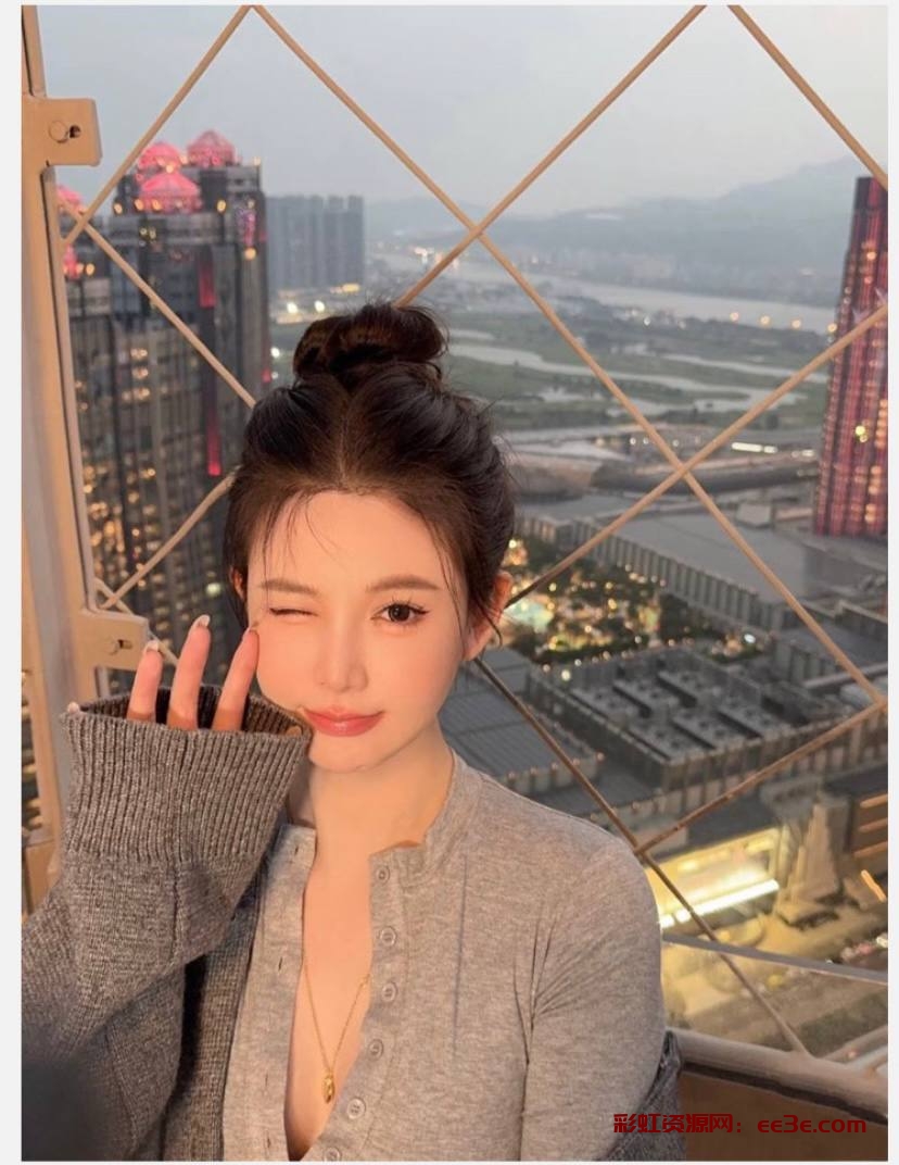 南方妹妹?? 玻璃 极品女孩：身高168  体重93 胸D皮肤白皙 声音甜美 服务OK  舌吻69 陪洗