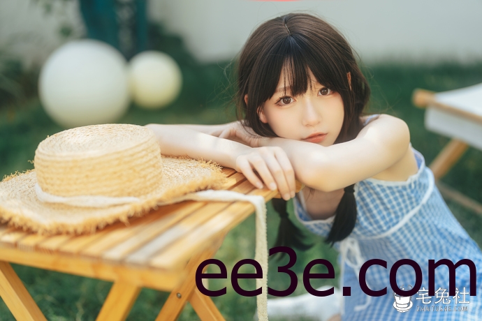 迷之呆梨图片全图中的夏末cos，萌与有魅力完美碰撞！