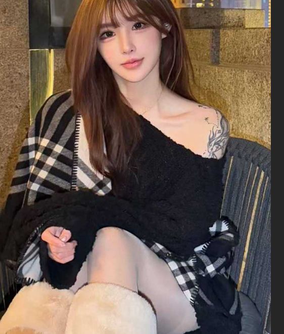 *重金00高挑爆0网红 边00边疯狂拍摄 第一视角代入感极强 颜值身材双顶级！